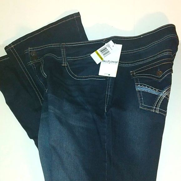 NWT☆Awesome Juniors ☆WALLFLOWERS☆The Luscious Curvy☆Bootcut Jeans - Picture 6 of 14